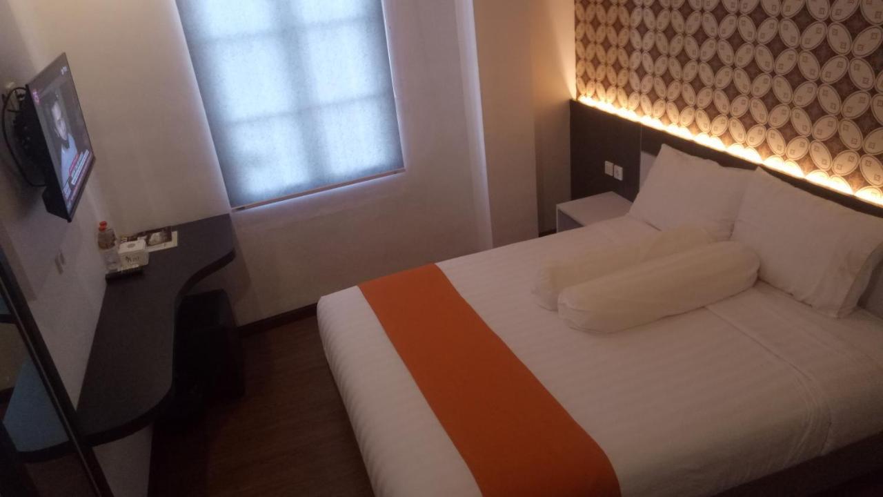 Front One Boutique Tugu Muda Semarang Hotel ภายนอก รูปภาพ