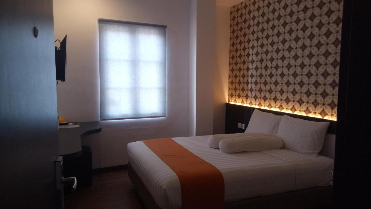 Front One Boutique Tugu Muda Semarang Hotel ภายนอก รูปภาพ